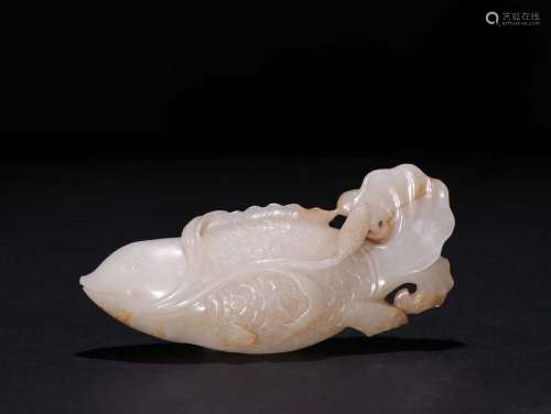 A Hetian Jade Fish Carving Ornament