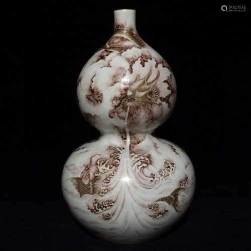 A Porcelain Ink-Glazed Gourd Vase