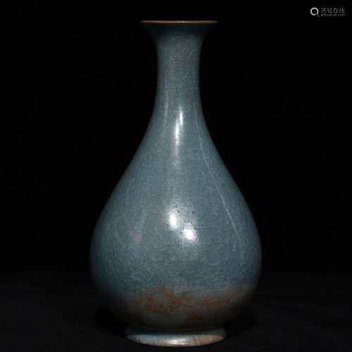 A Porcelain Ru Kiln Yuhuchunping Vase