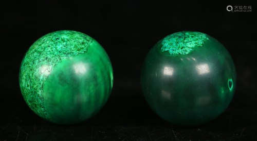 PAIR OF QIUJIAO CARVED BALL PENDANT