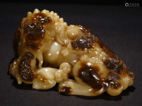 HETIAN JADE CARVED LION SHAPED PENDANT