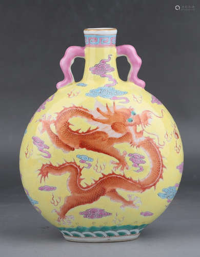 DAQINGDAOGUANGNIANZHI MARK FAMILLE ROSE GLAZE VASE