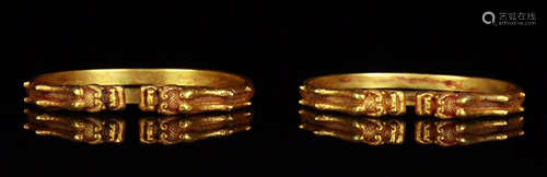 PAIR OF GILT BRONZE CASTED BANGLE