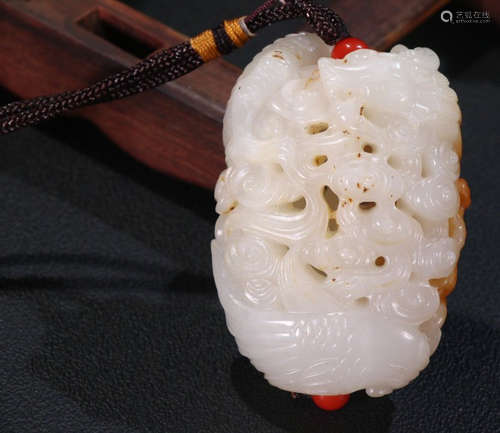 HETIAN JADE SEED CARVED SACHET