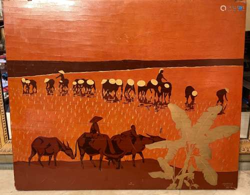Nguyen THANH LE（1919-2003）。红金漆木板，表现稻田里的农民和前景的水牛。右下方有签名和日期，47。尺寸 : 49,5 X 60 cm.拐角处有事故，漆面有裂纹。