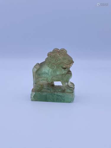 中国，20世纪初绿萤石Fô狗。长：6厘米，高：7.5厘米。破胶，避震。因为它是。