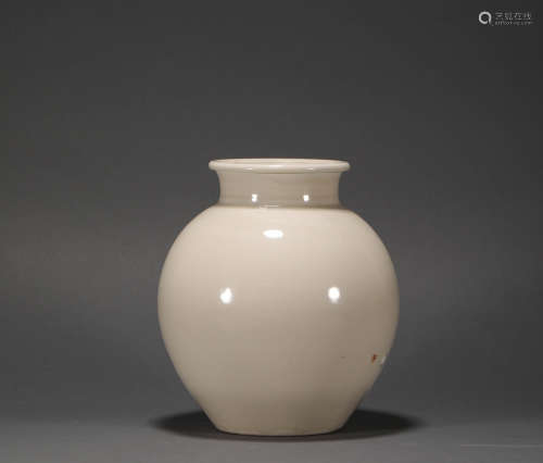 Ding Kiln White Kiln Vase from Song宋代定窯白瓷罐