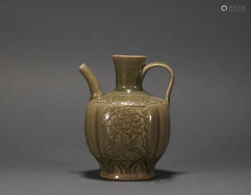 Green Kiln Floral Holding Vase from Song宋代青瓷花卉紋執壺