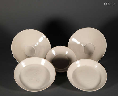 A set of White Kiln Plate from Song宋代定窯白瓷盤一套