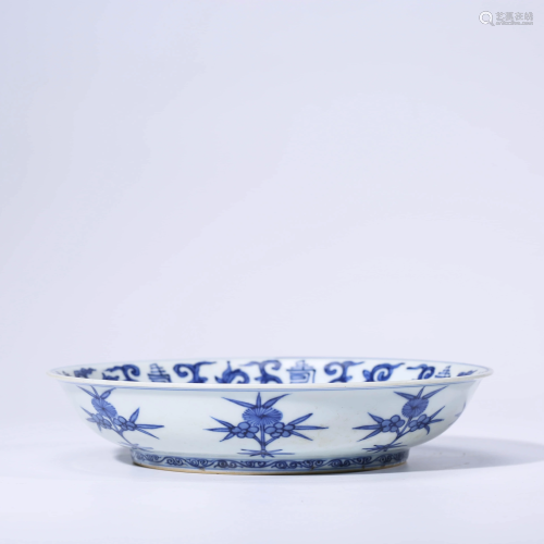 A CHINESE BLUE & WHITE PORCELAIN STORY DISH