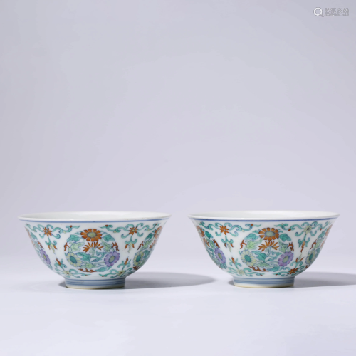 A PAIR OF CHINESE DOUCAI PORCELAIN FLOWER BOWLS MARKED