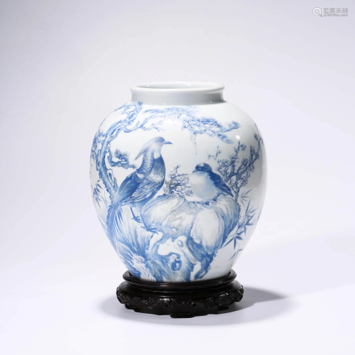 A CHINESE FAMILLE ROSE PORCELAIN LADY JAR & STAND