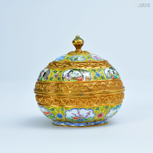A CHINESE CLOISONNE ENAMEL BOX & COVER