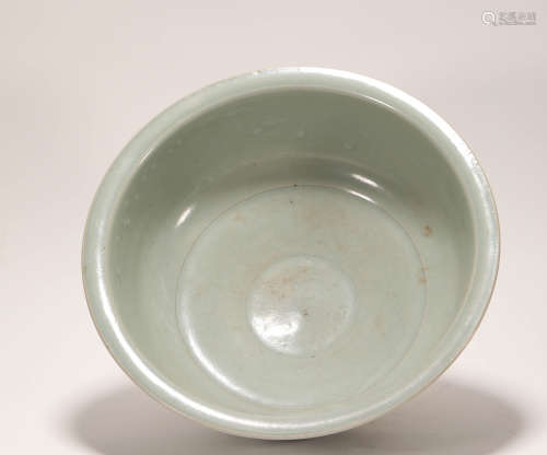 Green Kiln Carved Bowl from Song宋代青瓷暗刻花碗