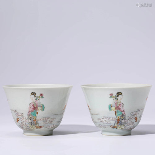 A PAIR OF CHINESE WUCAI PORCELAIN FARIES CUPS MARKED