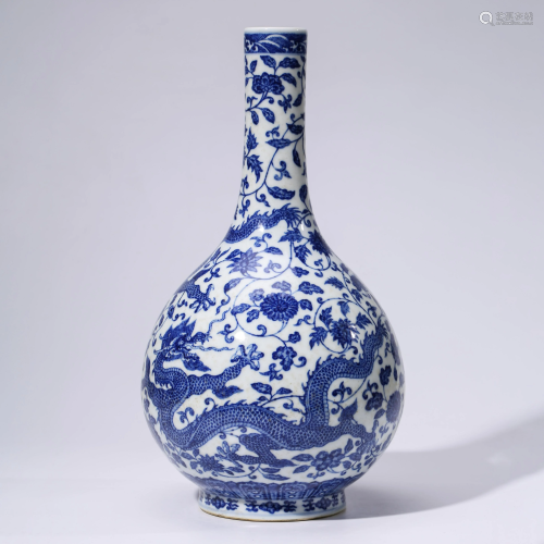 A CHINESE BLUE & WHITE PORCELAIN DRAGON VASE MARKED