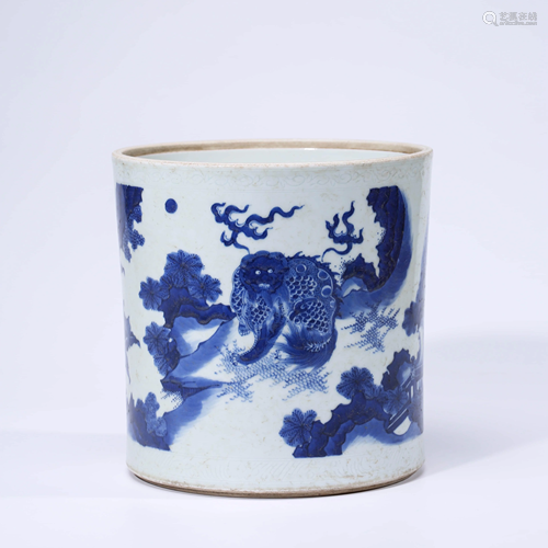 A CHINESE BLUE & WHITE PORCELAIN ANIMAL BRUSH POT