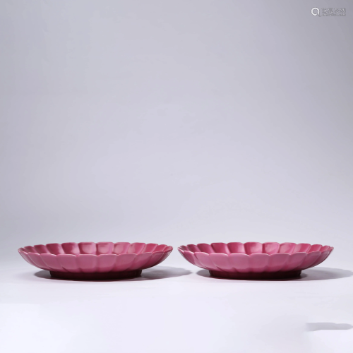 A PAIR OF CHINESE RED-GLAZED PORCELAIN DISHES