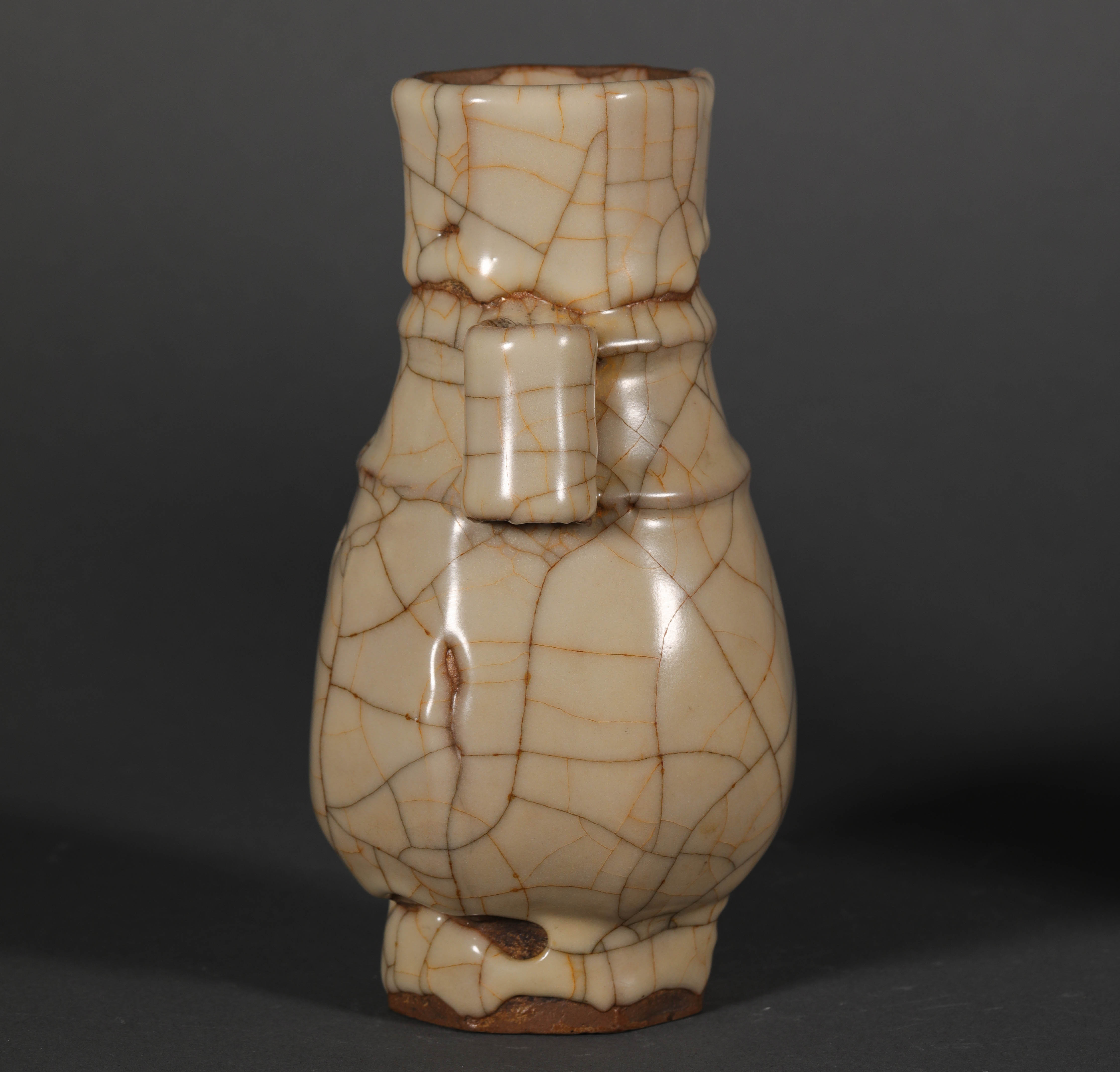a pair of ge kiln vase from song宋代哥窑瓶一对