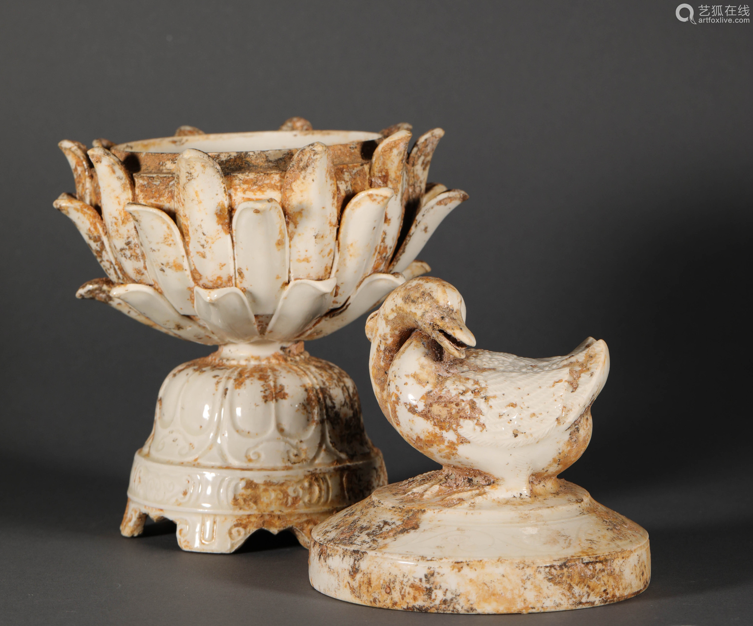 whitekilnlotuslampfromsong宋代白瓷莲花瓣熏炉