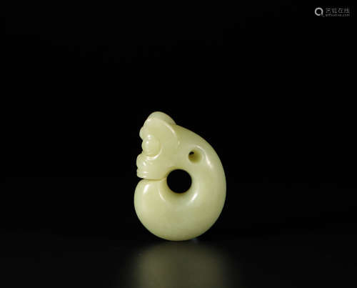 Jade Pig Dragon from HongShan Culture紅山文化時期玉豬籠