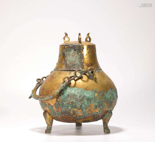 Copper and Golden Holding Vase from Tang唐代銅鎏金提梁罐