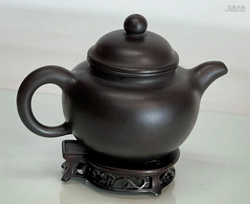 Yixing Purpan Sand Tea Pot- Zhou Guizhen Mark