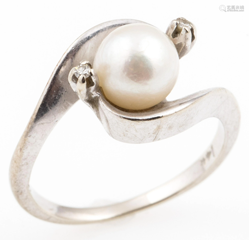 14K WHITE GOLD PEARL & DIAMOND FASHION RING