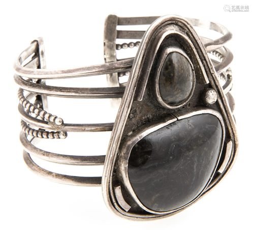 NATIVE AMERICAN STERLING BLACK AGATE CUFF BRACELET