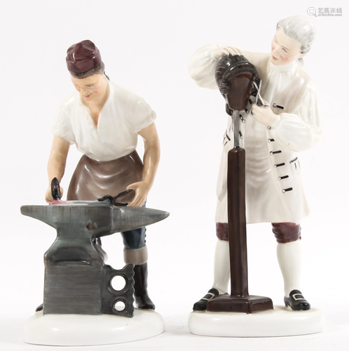 ROYAL DOULTON WIGMAKER AND BLACKSMITH OF WILLIAMSBURG