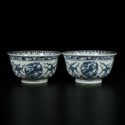 A Pair of Blue and White Crane Pattern Porcelain Bowls