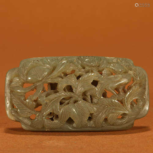 A Hetian Jade Carved Bird and Flower Ornament