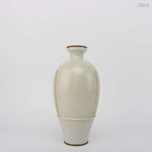 A Ding Kiln Porcelain Vase 