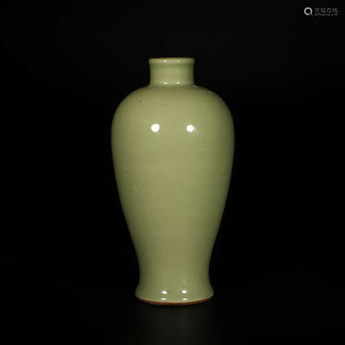 A Longquan Kiln Porcelain Meiping