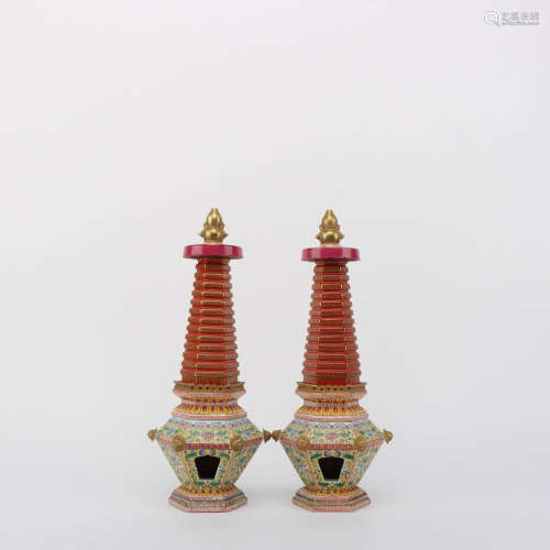 A Pair of Iron Red Enamel Gilt Flower Porcelain Pagodas 