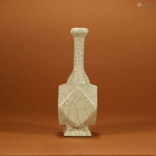A Ge Kiln Porcelain Octagonal Vase 