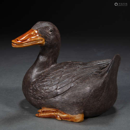 CHINESE PORCELAIN DUCK
