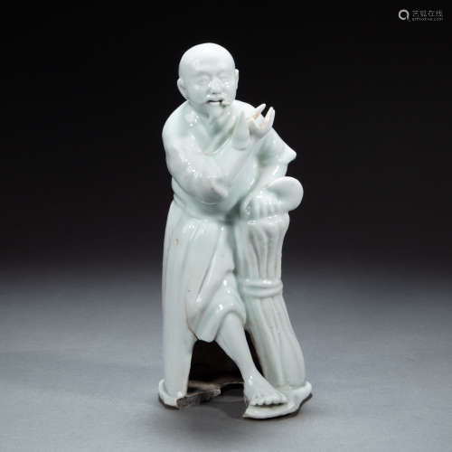 CHINESE PORCELAIN STATUE OF TANG YING