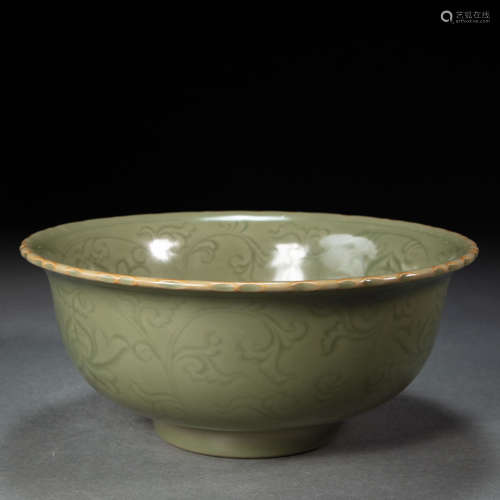 CHINESE LONGQUAN WARE MOULDED FLOWER BOWL