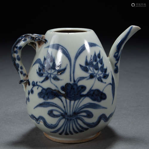 CHINESE BLUE AND WHITE PORCELAIN POT WITH HANDLE