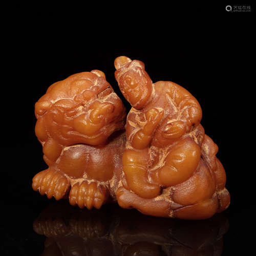 CHINESE  BEESWAX CARVED HU PEOPLE TRAINING LIONS