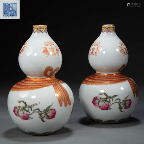 A PAIR OF  CHINESE PORCELAIN FU LU SHOU GOURD BOTTLES