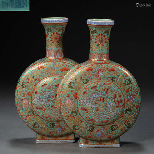 A PAIR OF  CHINESE WUCAI FLAT BOTTLES