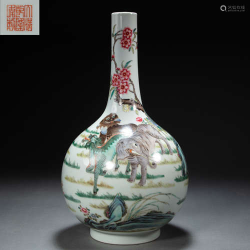 CHINESE PORCELAIN WUCAI FLASK