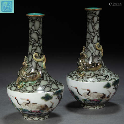 A PAIR OF  CHINESE PORCELAIN FLASKS