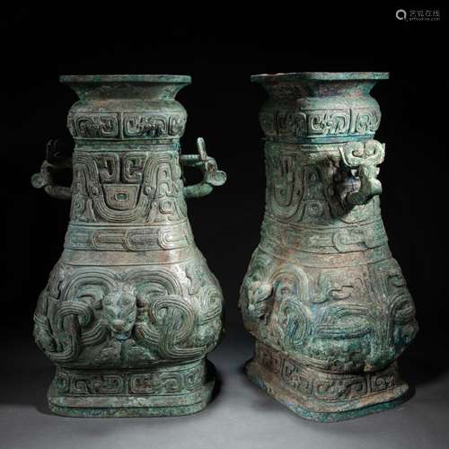 A PAIR OF  CHINESE BRONZE SQUARE POTS WITH DRAGON PATTERN