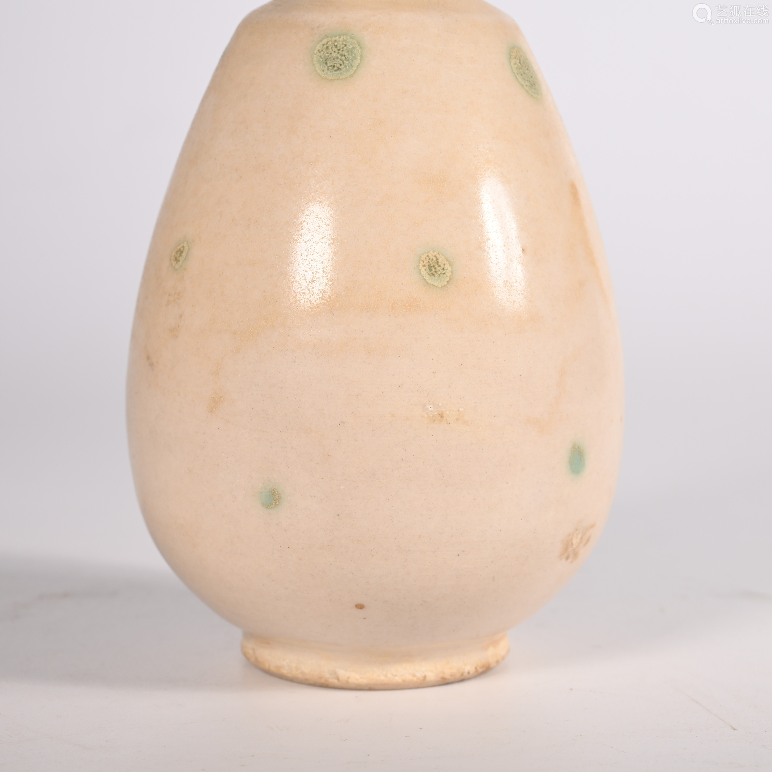 唐代点彩小梅瓶