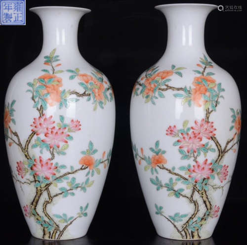 YONGZHENGNIANZHI MARK FAMILLE ROSE GLAZE VASE PAIR