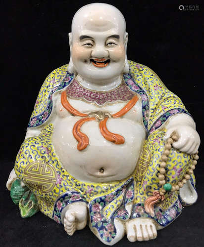 FAMILLE ROSE GLAZE ARHAT BUDDHA STATUE