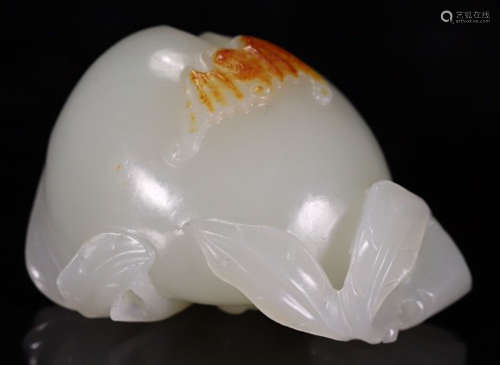 HETIAN JADE PENDANT SHAPED WITH PEACH